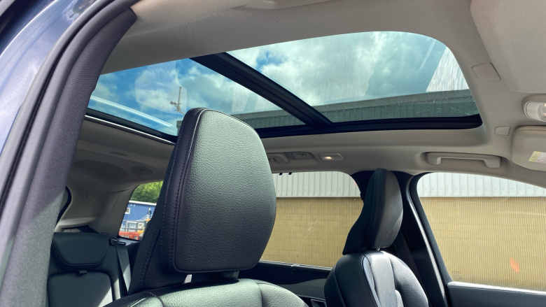 Volvo XC90 2.0 B5P [250] Plus Dark 5dr AWD Geartronic Petrol Estate